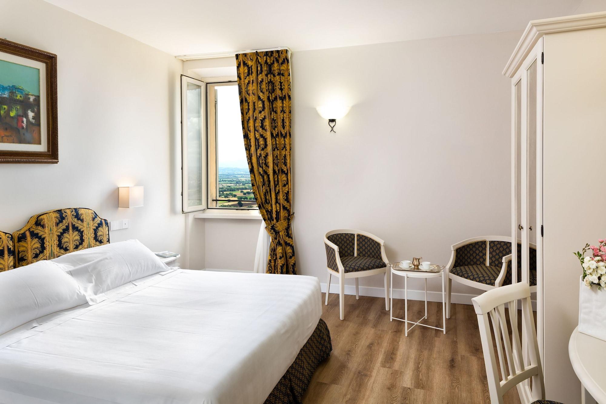Hotel Fontebella Ассизи Экстерьер фото
